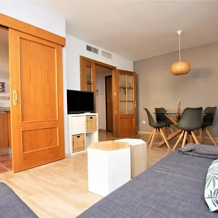 Beachfront La Jacaranda アパート マルベーリャ