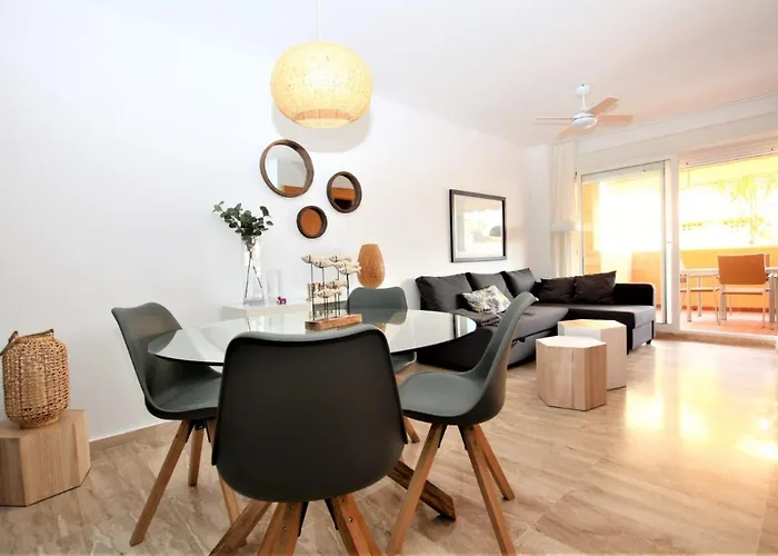 Beachfront La Jacaranda Apartament *