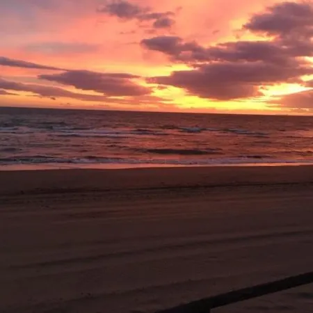 Beachfront La Jacaranda Marbella